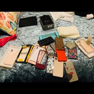 17 iPhone XS Max cases.